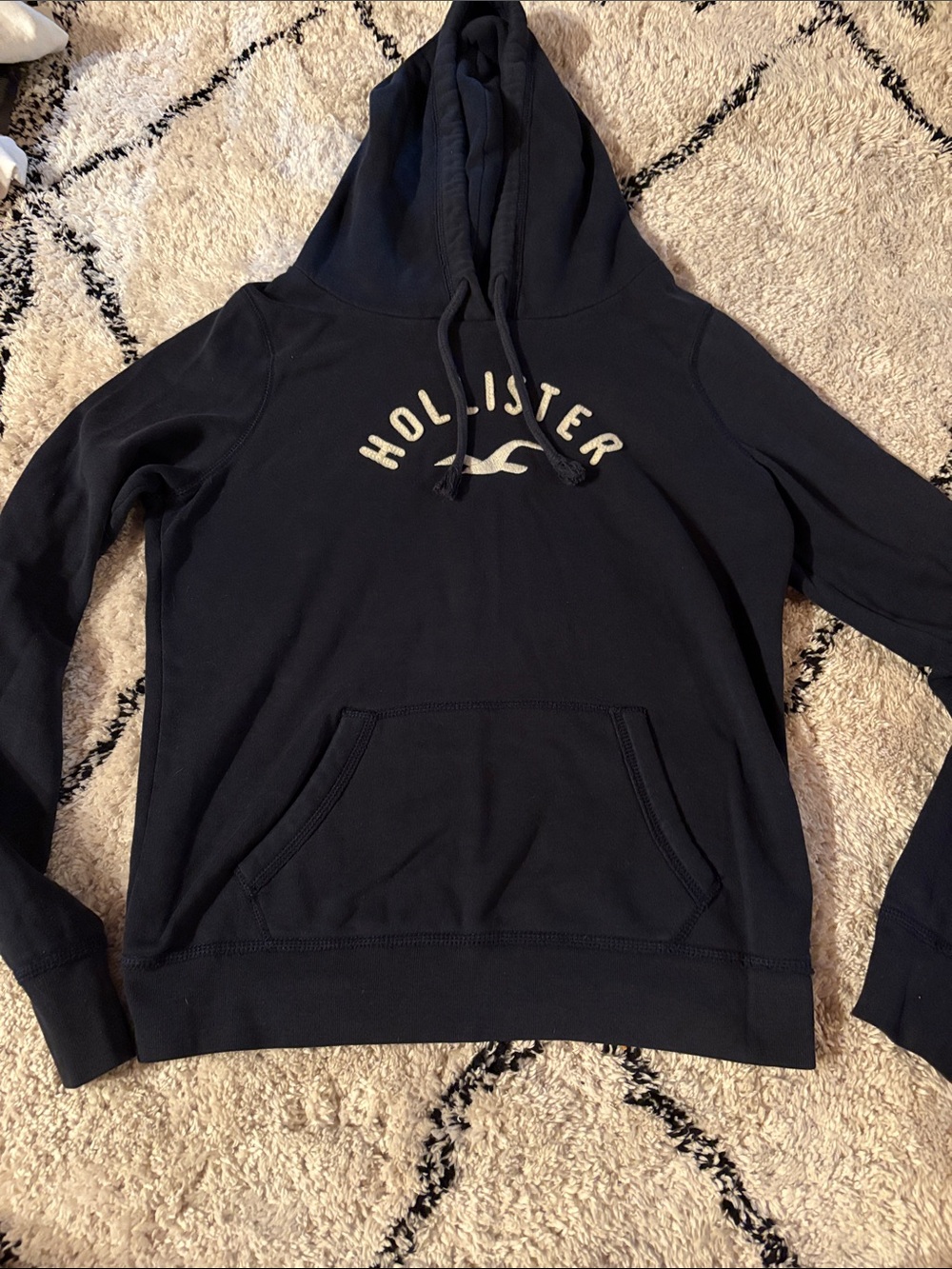 Hollister Y2K Navy Pullover Hoodie with Cream Logo Women’s L